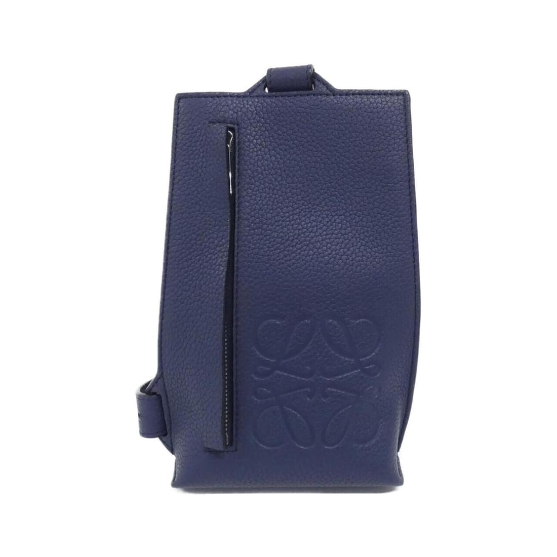 Loewe Brand Vertical T Pocket C500P02X02 Body Bag: --- Catalog ---Category: SizeSize (HxWxD): 21cm x 13cm x 5cm / 8.26'' x 5.11'' x 1.96''Category: DesignType: Sling bagColor: Blue, NavyGender: Women,MenMaterial: Leather Leather/Fur Type: