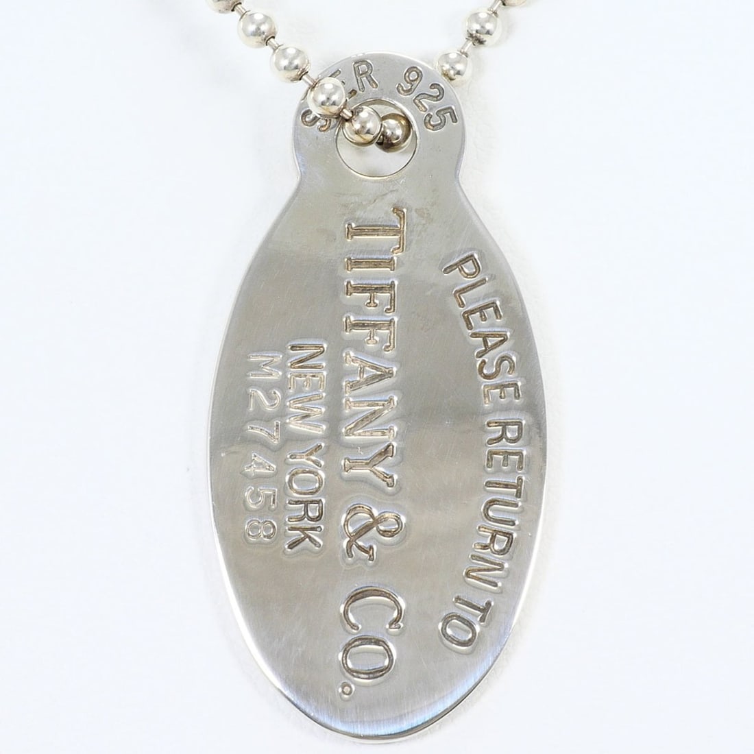 Tiffany & Co. Return to Oval Long Silver Necklace, Total Weight 27.1g, 90cm, Like New Condition,: --- Catalog ---Category: SizePendant Size: 43mm x 20mm / 1.69'' x 0.78''Neck Circumference: 90 cm / 35.43''Category: DesignColor: SilverGender: Women,MenNecklace Type: Pendant necklaceMaterial (Pendan