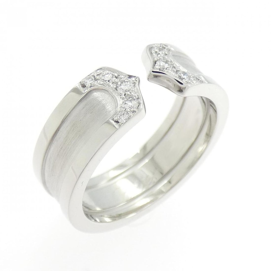 Cartier C2 Small Ring: --- Catalog ---Category: SizeUS Size: 5.5Brand Size: 50Category: DesignType: Band ringStone: DiamondGender: WomenMaterial: White gold (18K)Category: GeneralMPN: B4044200Brand: Cartier--- Item List ---