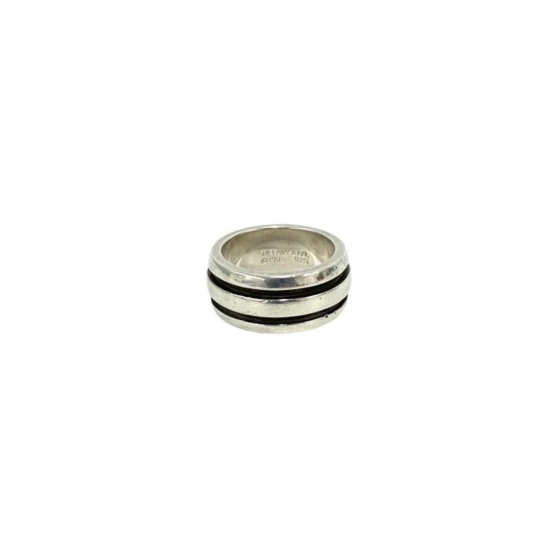 TIFFANY&Co. Tiffany Grooved Double Line 925 Ring, Silver, Men's/Women's Accessory, ¥29,940: --- Catalog ---Category: SizeJP Size: 9US Size: 5Category: DesignType: Band ringColor: SilverGender: Men,WomenMaterial: Silver 925Category: GeneralBrand: Tiffany--- Item List ---Section: ConditionRank