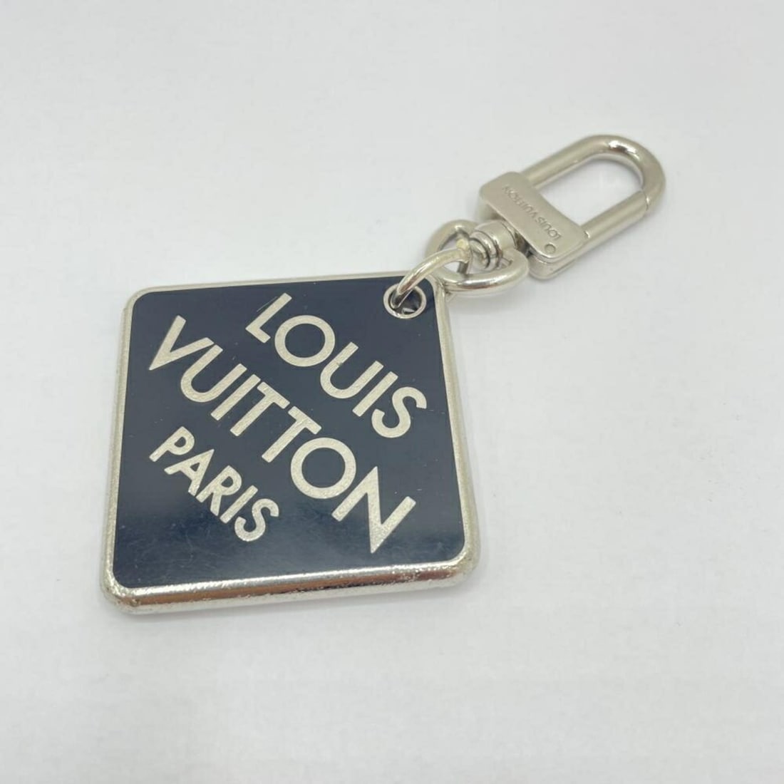 LOUIS VUITTON M66268 Keychain