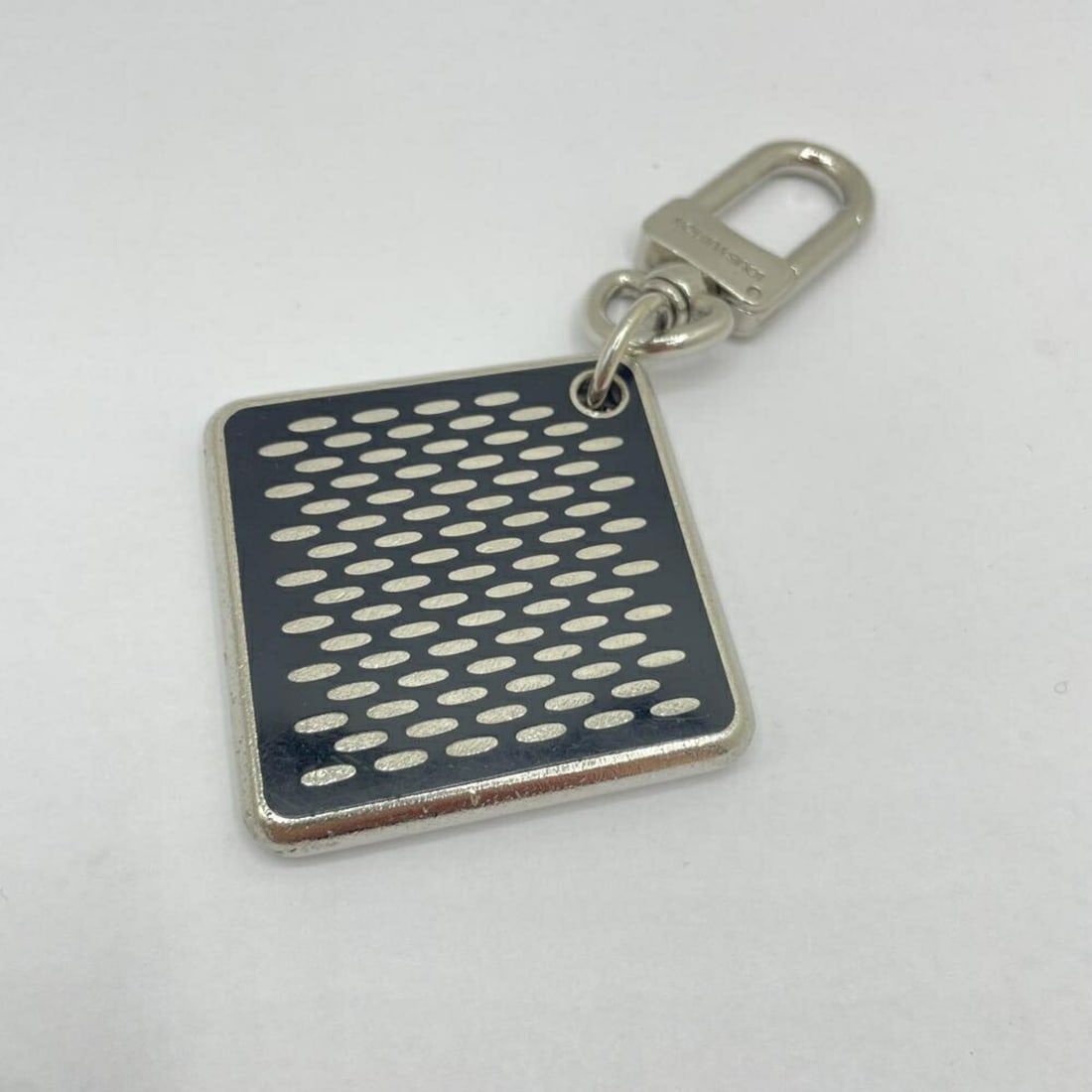 LOUIS VUITTON M66268 Keychain - 5