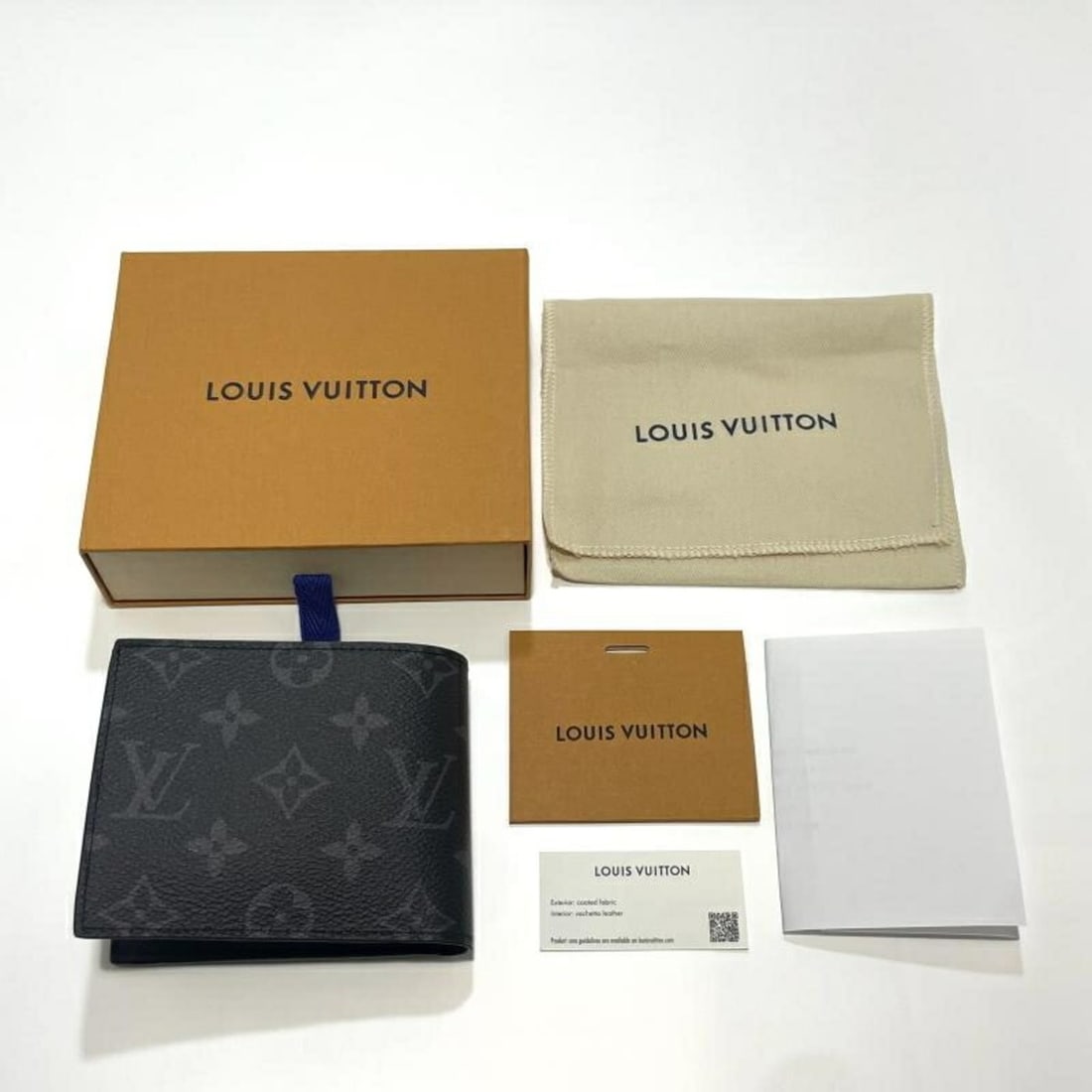 LOUIS VUITTON Monogram Eclipse Portefeuille Marco NM M62545 Wallet: --- Catalog ---Category: SizeSize (HxWxD): 9cm x 11cm x 2.5cm / 3.54'' x 4.33'' x 0.98''Category: DesignColor: Monogram EclipseGender: WomenMaterial: Monogram Eclipse Category: GeneralBrand: Louis Vui