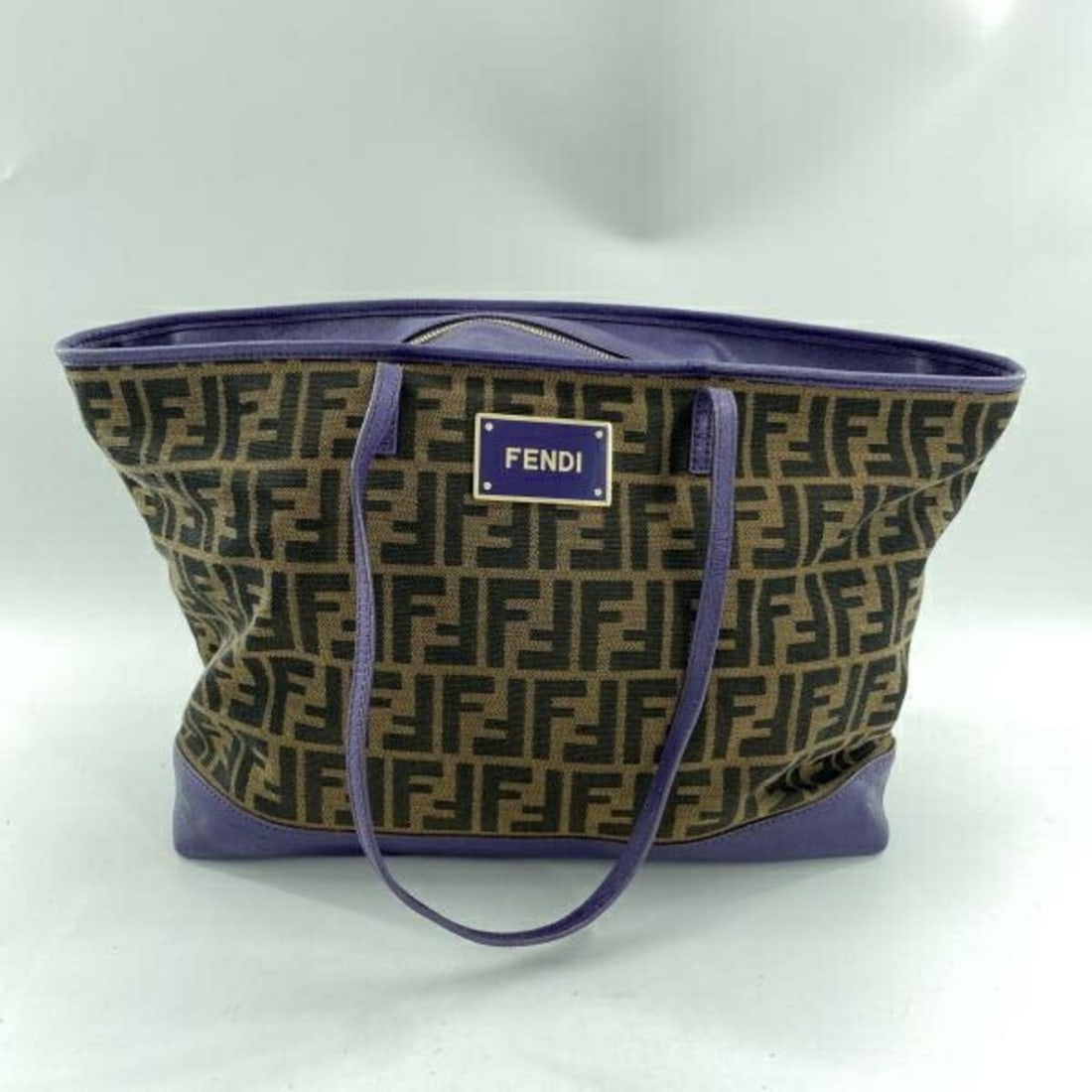 FENDI tote bag 8BH185-FQ8 Zucca pattern brown purple Fendi: --- Catalog ---Category: SizeSize (HxWxD): 26.5cm x 46cm x 14.5cm / 10.43'' x 18.11'' x 5.7''Category: DesignType: Tote bagColor: Blue, Brown, PurpleGender: WomenMaterial: Zucca Category: GeneralMPN: 