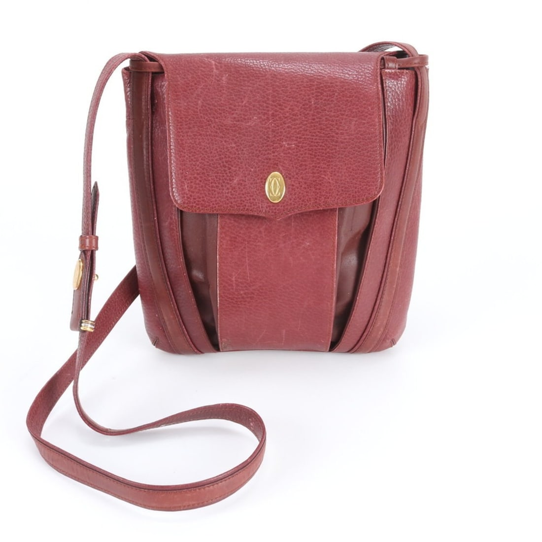 Cartier Must Line Leather Shoulder Bag, Crossbody Bag for Women: --- Catalog ---Category: SizeSize (HxWxD): 25cm x 22cm x 1cm / 9.84'' x 8.66'' x 0.39''Strap Length: 115cm / 45.27''Category: DesignType: Shoulder bagColor: BordeauxGender: WomenMaterial: Leather Cate