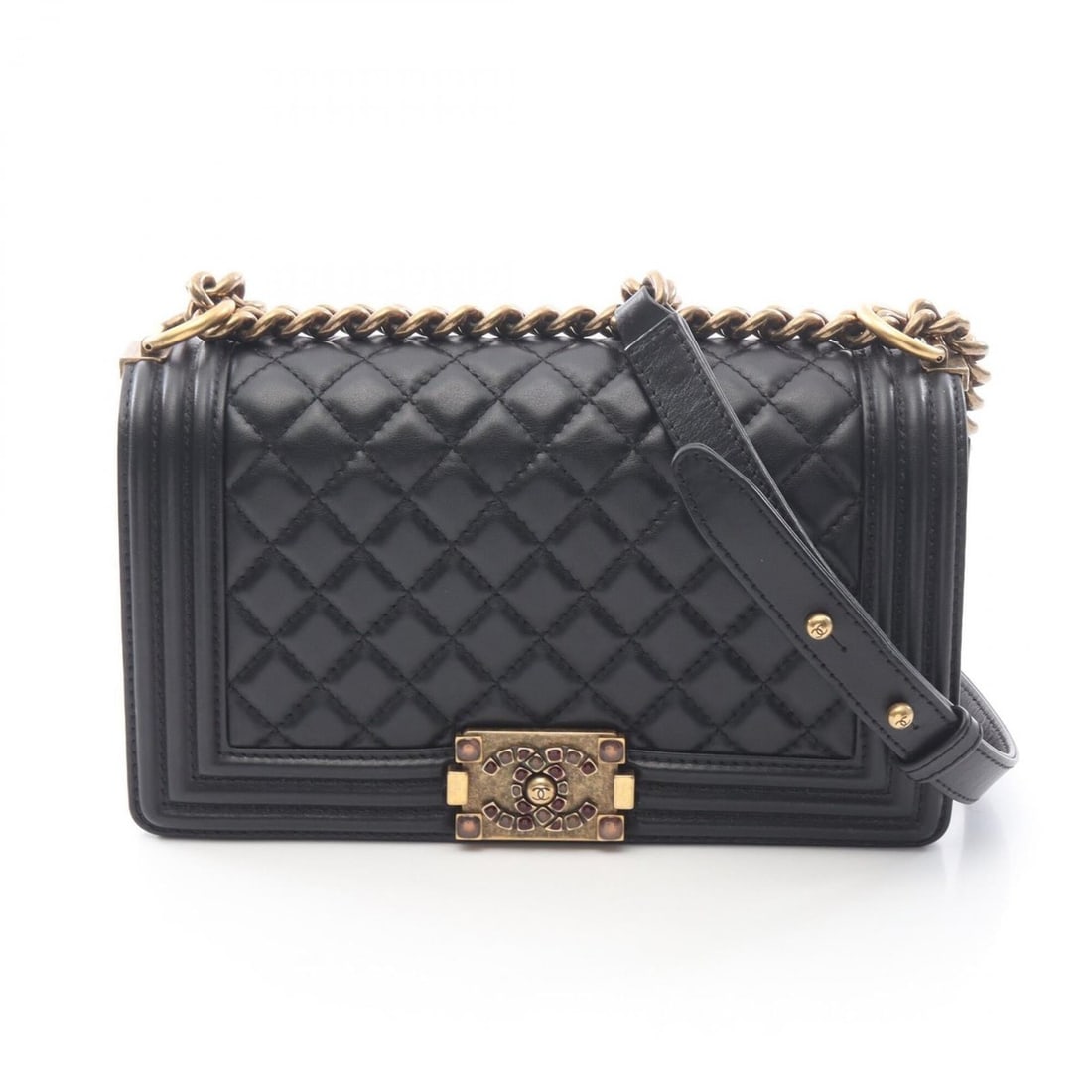 Chanel Boy Shoulder Bag/Handbag, Lambskin Leather, Women's, Black, A67086: --- Catalog ---Category: SizeSize (HxWxD): 14.5cm x 25cm x 7cm / 5.7'' x 9.84'' x 2.75''Category: DesignType: Handbag, Shoulder bagColor: BlackGender: WomenMaterial: Leather Hardware Color: GoldLeathe