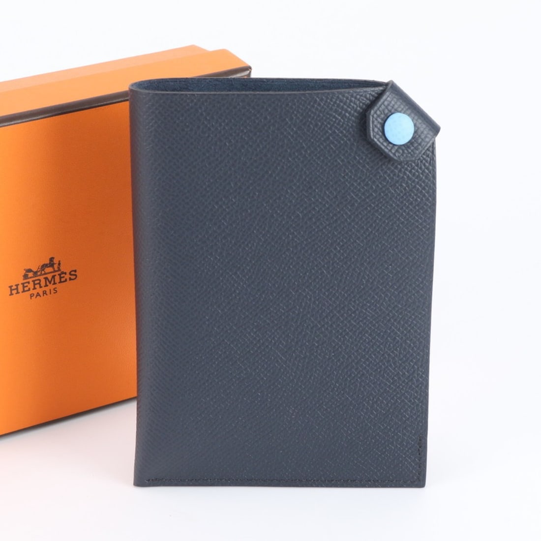Hermes U stamp Tarmac PM leather passport case, compact wallet, business card holder/card case for: --- Catalog ---Category: DesignType: Passport coverColor: NavyGender: MenMaterial: Leather Category: GeneralBrand: HermesCountry of Origin: FranceCategory: Physical PropertiesSize (HxWxD): 10cm x