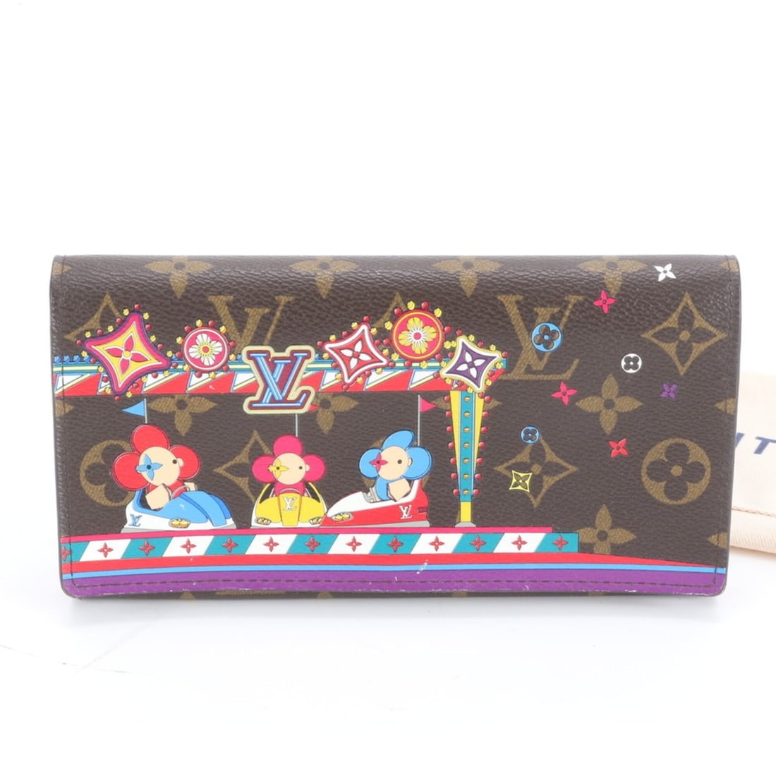 Louis Vuitton RFID-protected Monogram Portefeuille Sarah NM M69747 Leather Long Wallet for Men: --- Catalog ---Category: SizeSize (HxWxD): 10cm x 19cm x 2cm / 3.93'' x 7.48'' x 0.78''Category: DesignType: Long wallet (bi-fold)Color: BrownGender: MenMaterial: Leather , Coated canvas Category: Gen