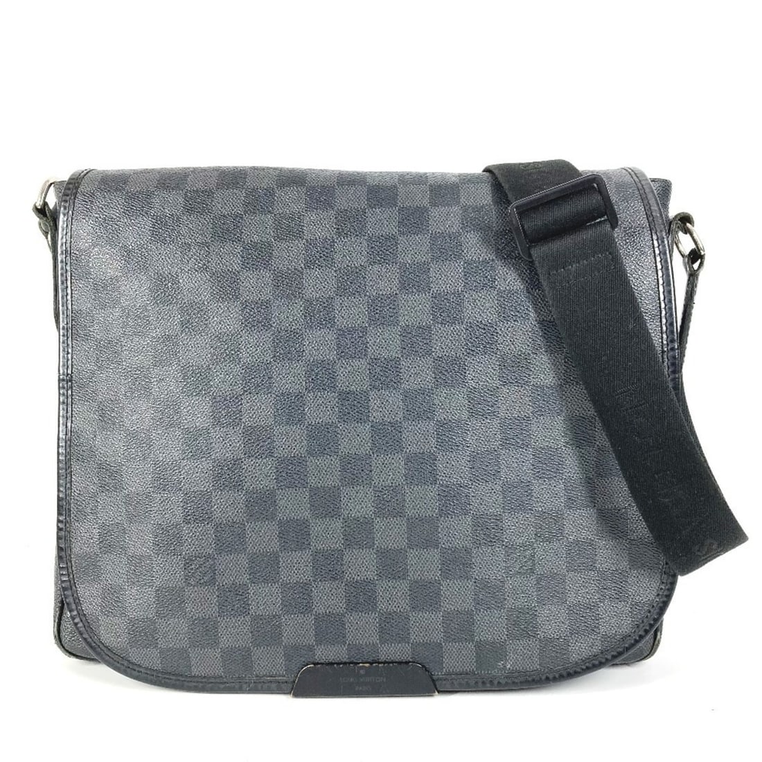 LOUIS VUITTON N58029 Damier Graphite Daniel MM Messenger Bag Flap Shoulder Canvas Men's Women's: --- Catalog ---Category: SizeSize (HxWxD): 29cm x 33cm x 7cm / 11.41'' x 12.99'' x 2.75''Category: DesignType: Messenger bag, Shoulder bagColor: BlackGender: Men,WomenMaterial: Damier Graphite Categor
