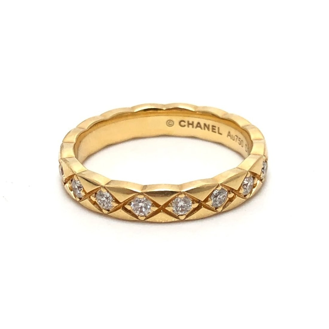 CHANEL Coco Crush Collection Jewelry Mini Model Full Diamond Ring - 18K Yellow Gold (Women's): --- Catalog ---Category: SizeUS Size: 4.5Brand Size: 48Category: DesignType: Band ringColor: GoldStone: DiamondGender: WomenMaterial: Yellow gold (18K)Category: GeneralBrand: Chanel--- Item List ---Se