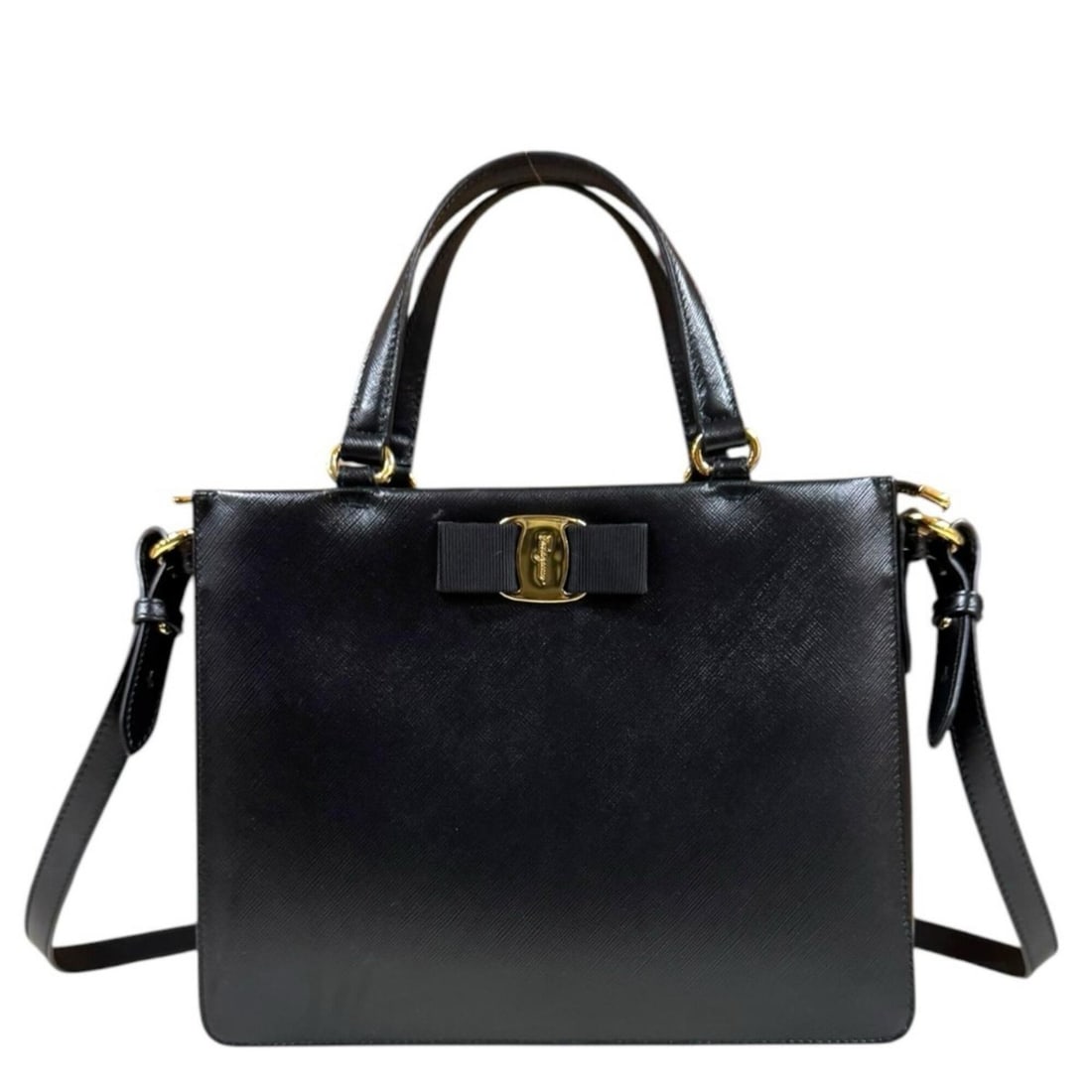 Salvatore Ferragamo Vara Ribbon Shoulder Bag, Leather, Black, Women's, 2-way: --- Catalog ---Category: SizeWeight: 560g / 1.23lb.Size (HxWxD): 20cm x 26cm x 6cm / 7.87'' x 10.23'' x 2.36''Strap Length: 108cm - 116cm / 42.51'' - 45.66''Handle Length: 29cm / 11.41''Category: