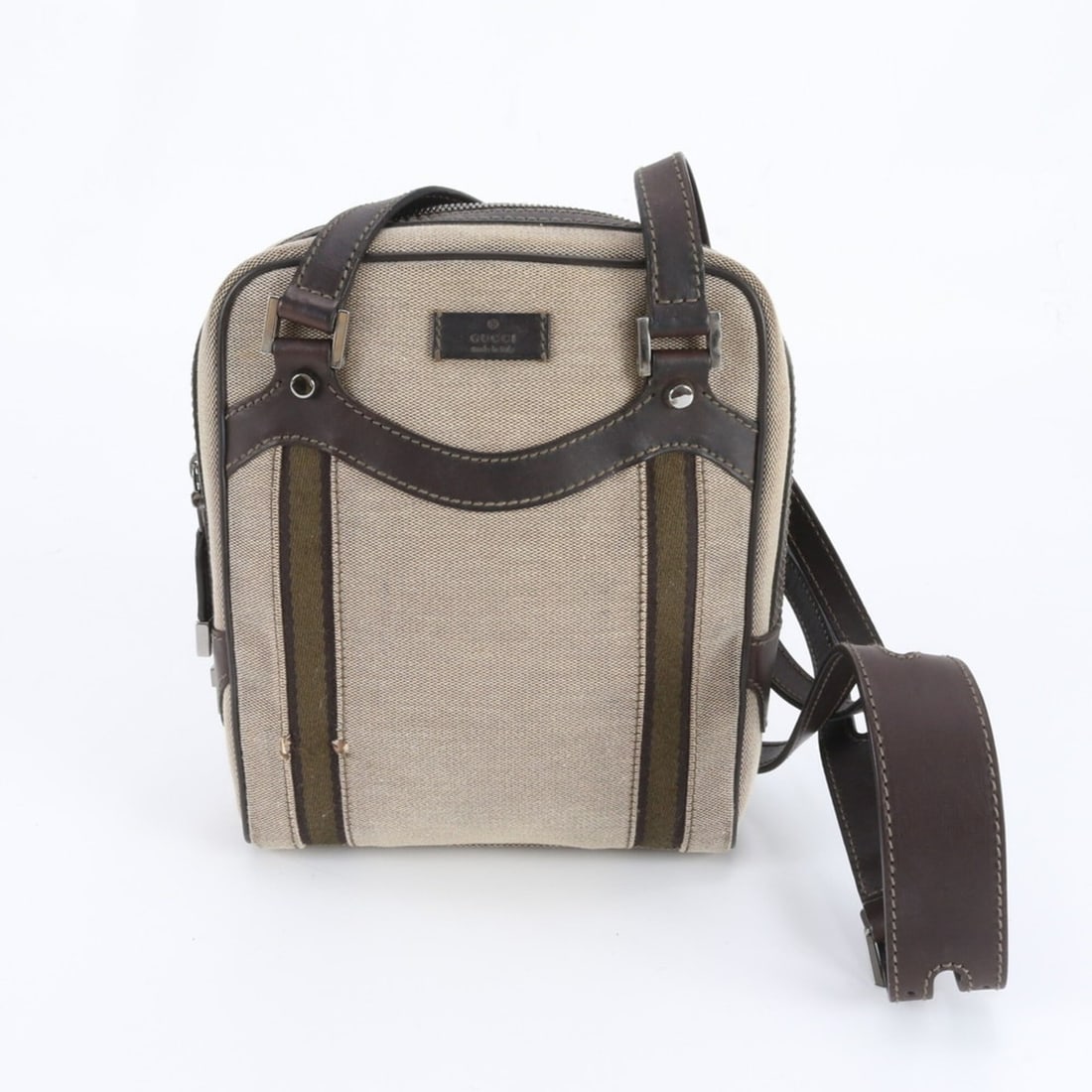 Gucci Leather Shoulder Bag, Crossbody Messenger Tote Brown, Men's: --- Catalog ---Category: SizeSize (HxWxD): 24cm x 19cm x 6cm / 9.44'' x 7.48'' x 2.36''Strap Length: 108cm / 42.51''Category: DesignType: Shoulder bag, Tote bagColor: BrownGender: MenMaterial: Canvas 