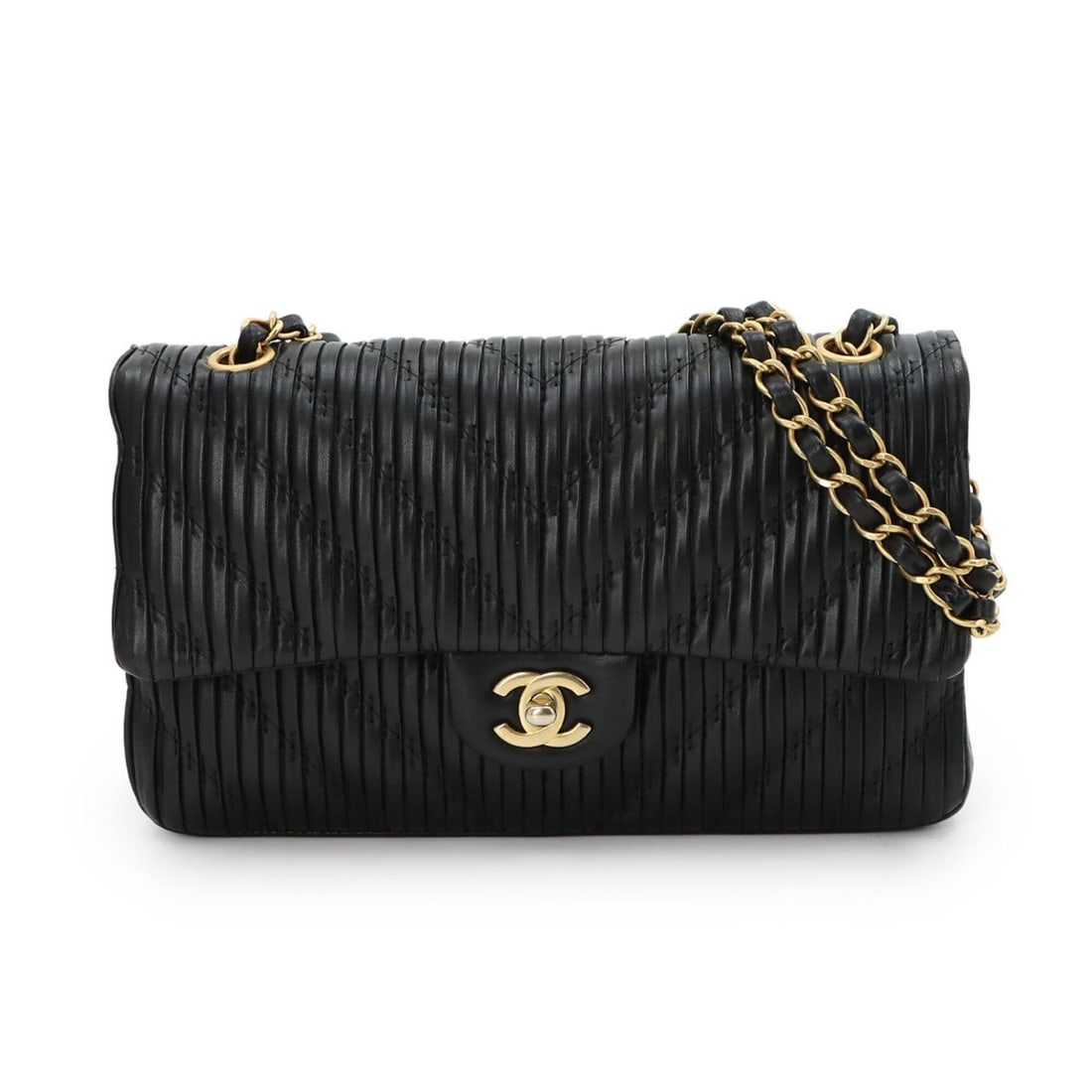 Chanel Chevron V-stitch Chain Shoulder Handbag, Leather, Black, Gold Hardware.: --- Catalog ---Category: SizeSize (HxWxD): 14.5cm x 25cm x 6cm / 5.7'' x 9.84'' x 2.36''Category: DesignType: Handbag, Shoulder bagColor: BlackGender: WomenMaterial: Leather Category: GeneralBrand: Ch