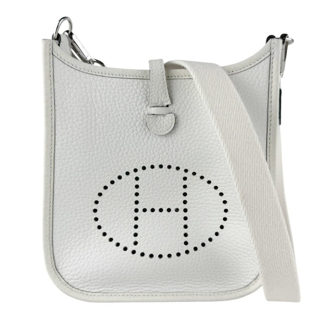 Hermes HERMES Shoulder Bag Evelyne Amazon TPM Taurillon Clemence New White Silver Women's z9626: --- Catalog ---Category: SizeSize (HxWxD): 18cm x 16cm x 5cm / 7.08'' x 6.29'' x 1.96''Category: DesignType: Shoulder bagColor: WhiteGender: WomenMaterial: Taurillon clemence leather Category: General