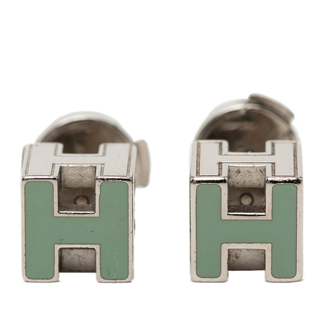 Hermes Cage d'H H-Cube Logo Stud Earrings, Silver, Blue-Green Metal, Women's HERMES: --- Catalog ---Category: SizeSize (HxWxD): 7.80mm x 7.80mm x 8.80mm / 0.31'' x 0.31'' x 0.35''Category: DesignType: Stud earringsColor: SilverGender: WomenMaterial: MetalCategory: GeneralBrand: Hermes