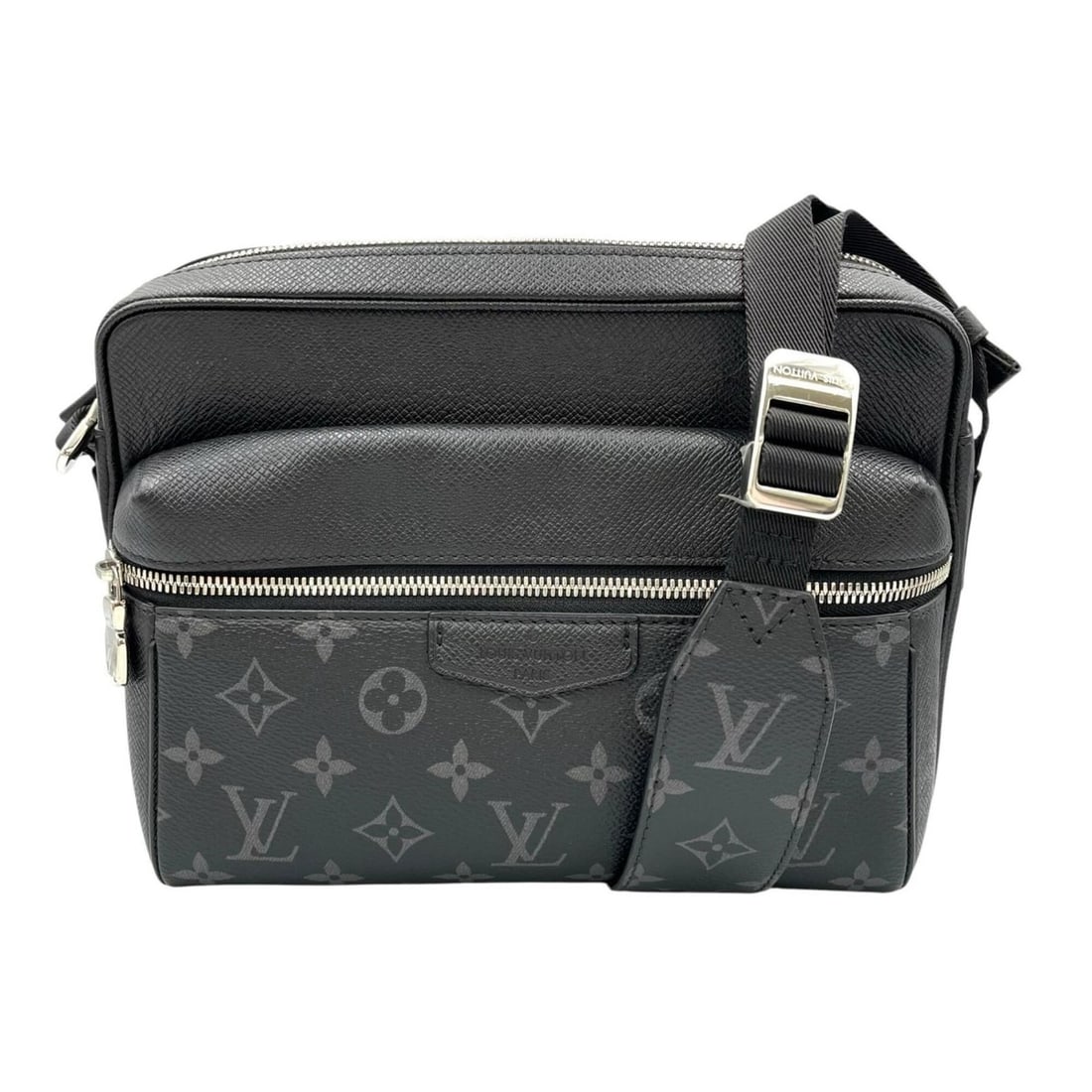 Louis Vuitton Outdoor Messenger PM Shoulder Bag M30233 Taiga/Monogram Eclipse Canvas Black Women's: --- Catalog ---Category: SizeSize (HxWxD): 18cm x 25cm x 4.5cm / 7.08'' x 9.84'' x 1.77''Category: DesignType: Shoulder bagColor: Black, Monogram EclipseGender: WomenMaterial: Taiga leather Category: 