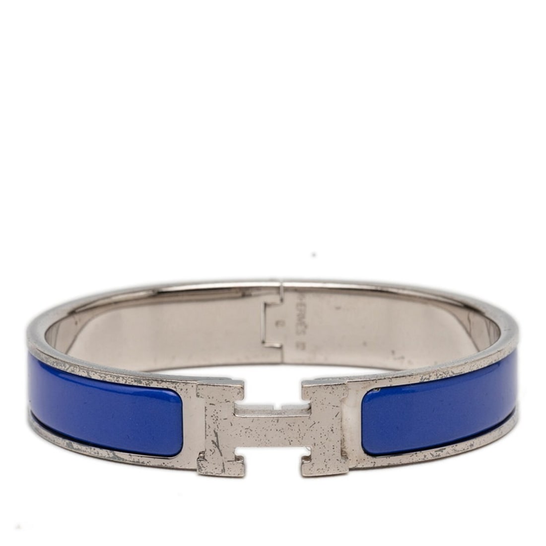 Hermes Clic Clac H PM Bracelet, Silver, Blue Metal Enamel, Women's HERMES: --- Catalog ---Category: SizeWidth: 1.1cm / 0.43''Length: 16.5cm / 6.49''Category: DesignType: Charm braceletColor: Blue, SilverGender: WomenMaterial: Enamel, MetalCategory: GeneralLine: ClicBrand: He