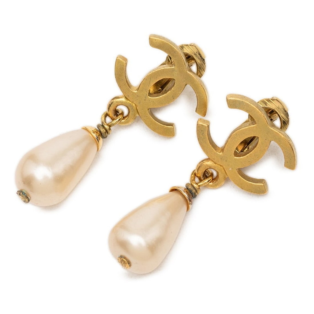 Chanel Coco Mark Vintage Swing Earrings, Gold Plated, Faux Pearl, Women's CHANEL: --- Catalog ---Category: SizeSize (HxWxD): 34.20mm x 15.30mm / 1.35'' x 0.60''Category: DesignType: Clip earringsColor: GoldGender: WomenSeason: VintageCategory: GeneralBrand: Chanel--- Item List ---S