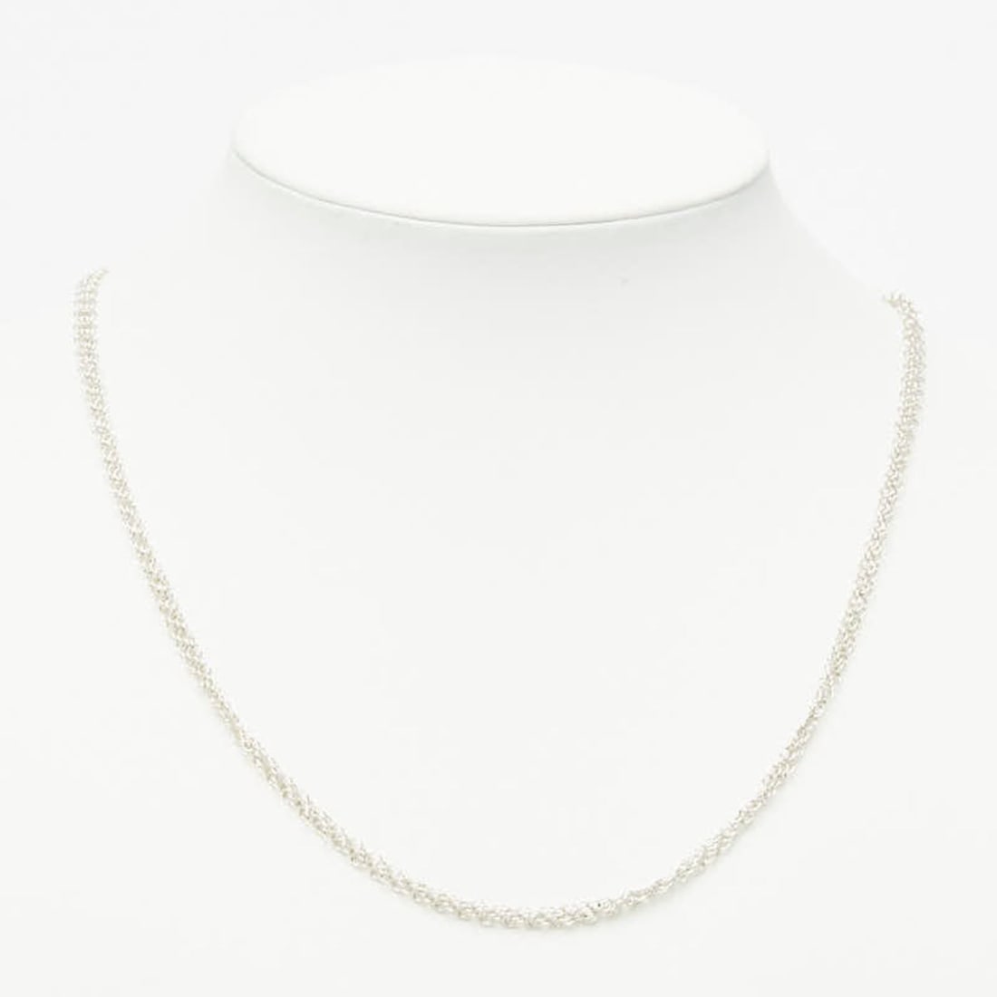 Tiffany & Co. Chain Long Necklace, Sterling Silver, Women's.: --- Catalog ---Category: SizeNeck Circumference: 78.5 cm / 30.9''Category: DesignColor: SilverGender: WomenMaterial: Sterling silverNecklace Type: NecklaceCategory: GeneralBrand: Tiffany--- Item List 