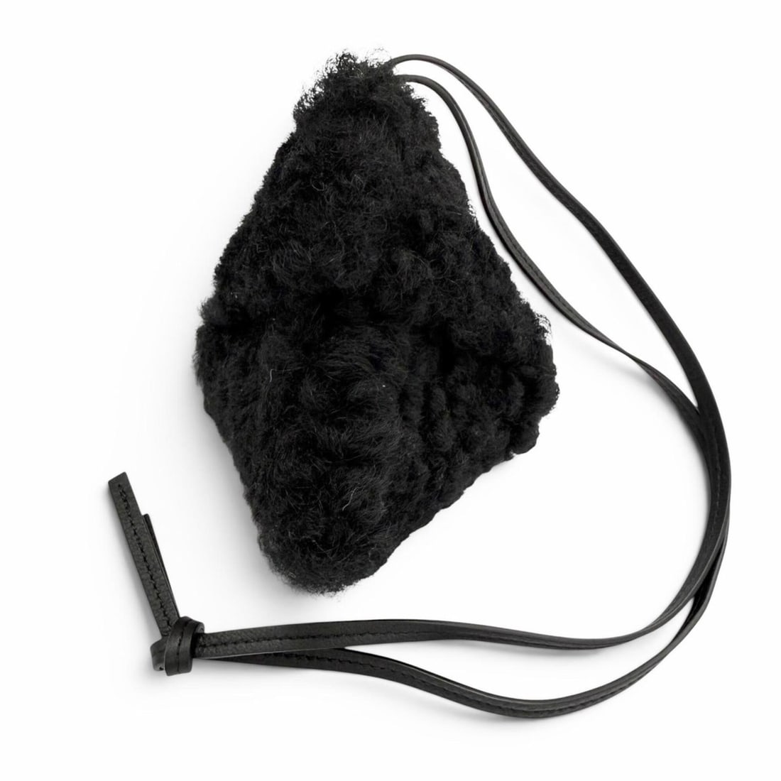 LOEWE Puzzle Fold Charm, Shearling & Mouton Bag Black, Made in Spain, Women's, with Dust Bag.: --- Catalog ---Category: SizeSize (HxWxD): 110.00mm x 110.00mm / 4.33'' x 4.33''Category: DesignType: Handbag charmColor: BlackGender: WomenMaterial: LeatherLeather/Fur Type: MoutonCategory: GeneralBr
