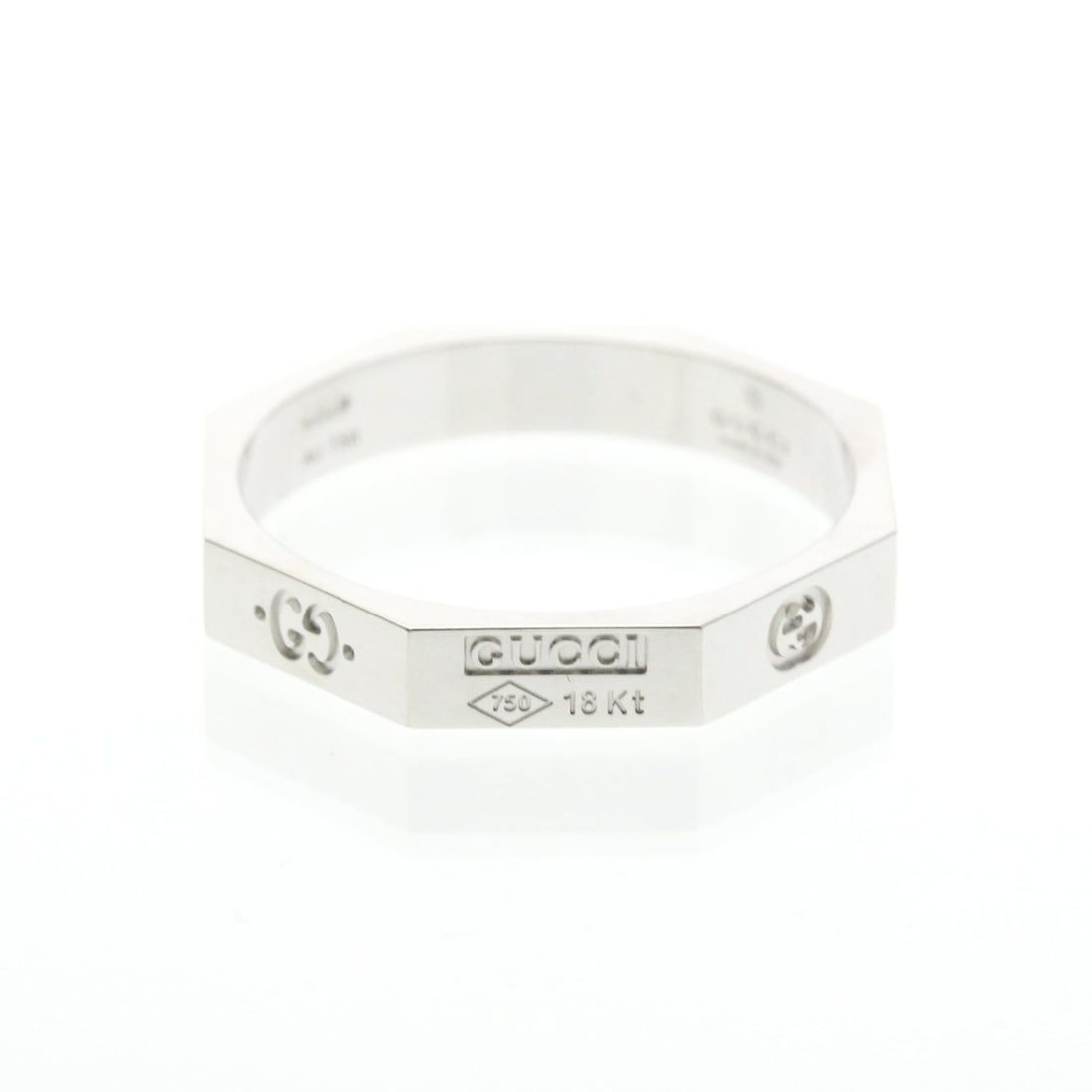 Gucci Octagonal Ring White Gold (18K) Fashion No Stone Band Ring Silver: --- Catalog ---Category: SizeWidth: 3.6mm / 0.14''Weight: 4.5g / 0.15oz.JP Size: 18US Size: 8 3/4Brand Size: 19Category: DesignType: Band ringColor: SilverMetal: White GoldStone: No StoneStyle: