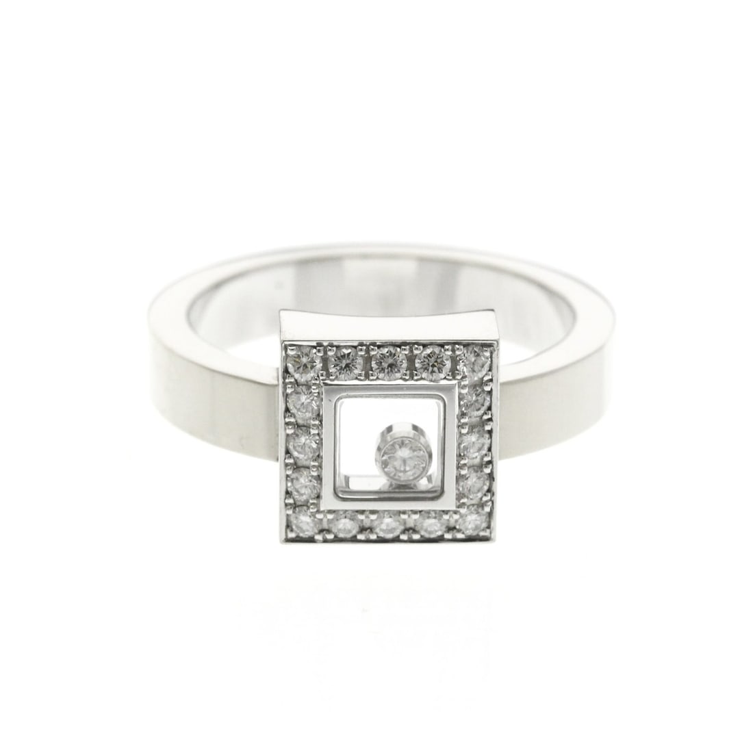 Chopard Happy Diamonds Ring 82/2896 White Gold (18K) Fashion Diamond Band Ring Silver: --- Catalog ---Category: SizeWidth: 4.1mm / 0.16''Weight: 12g / 0.42oz.JP Size: 17US Size: 8Stone Size (HxW): 10.20mm x 10.20mm / 0.40'' x 0.40''Category: DesignType: Band ringColor: SilverMetal: Whit