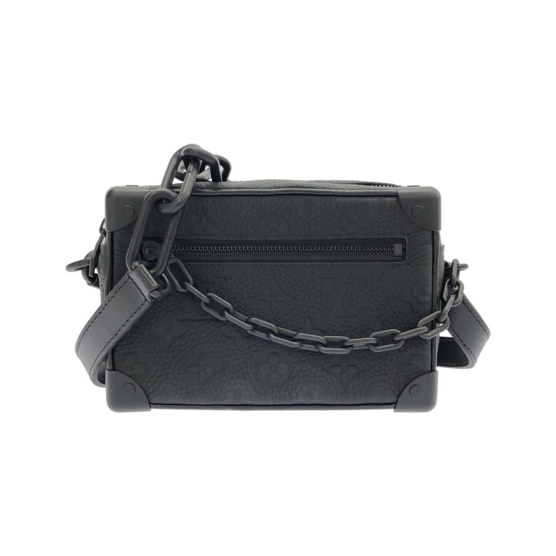 Louis Vuitton Taurillon Monogram Mini Soft Trunk M55702 Shoulder Bag: --- Catalog ---Category: SizeSize (HxWxD): 12.5cm x 18cm x 7.5cm / 4.92'' x 7.08'' x 2.95''Category: DesignType: Shoulder bagColor: Black, MonogramGender: Women,MenMaterial: Leather Category: GeneralM