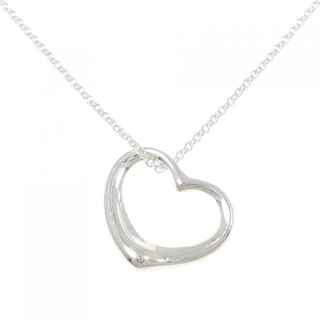 Tiffany Open Heart Necklace: --- Catalog ---Category: SizePendant Size: 21.2mm x 20.4mm / 0.83'' x 0.8''Neck Circumference: 42 cm / 16.53''Category: DesignGender: WomenMaterial: Silver 925Pendant Type: PendantNecklace Type: Neckl