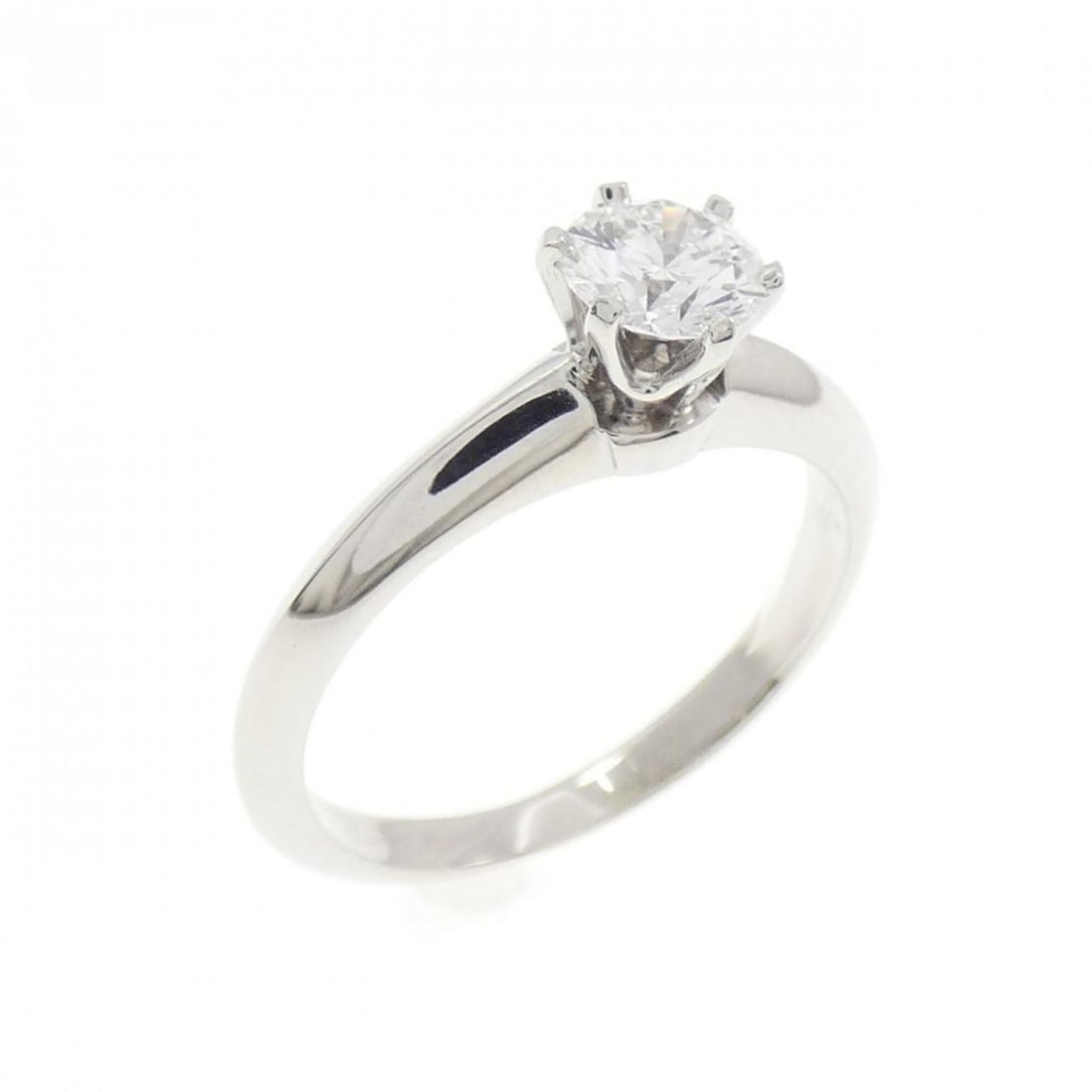 Tiffany Classic Solitaire Ring 0.39CT D IF: --- Catalog ---Category: SizeJP Size: 8.0US Size: 4.5Category: DesignType: Band ringStone: DiamondGender: WomenMaterial: Platinum 950Category: GeneralBrand: Tiffany--- Item List ---Section: ConditionR
