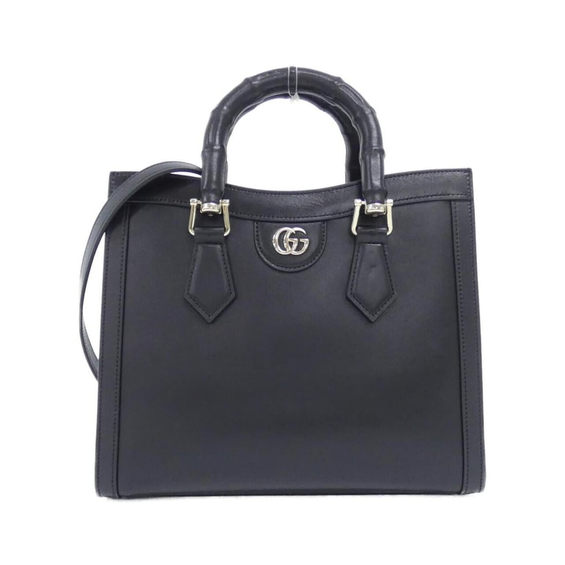 Gucci DIANA 832982 AAEDB Handbag: --- Catalog ---Category: SizeSize (HxWxD): 23cm x 27cm x 11cm / 9.05'' x 10.62'' x 4.33''Category: DesignType: HandbagColor: BlackGender: WomenMaterial: Leather Hardware Color: GoldCategory: GeneralMP