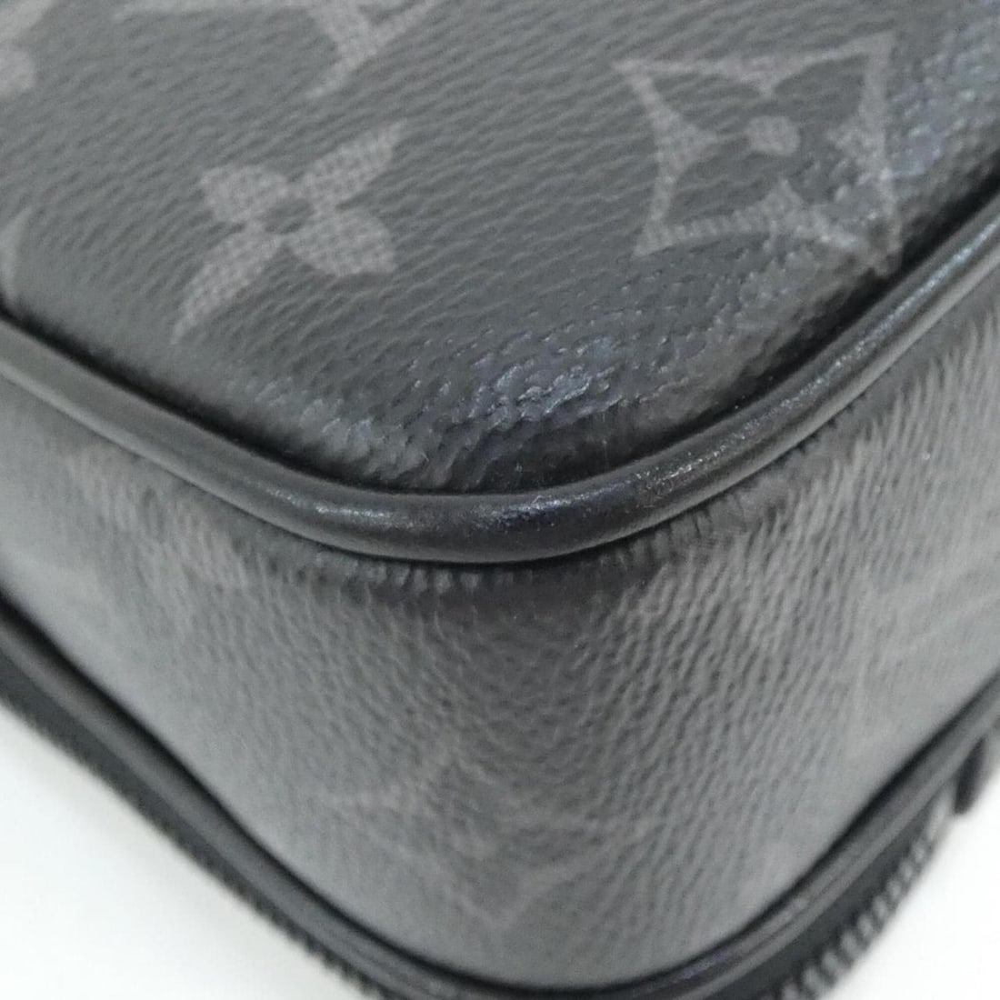 Louis Vuitton Monogram Eclipse Alpha Messenger M46955 Shoulder Bag - 3