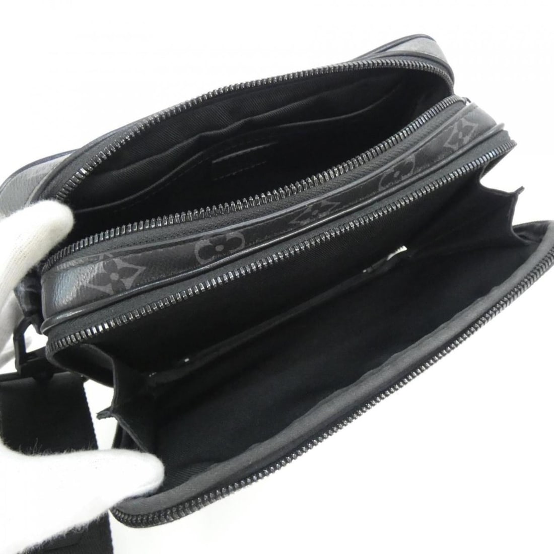 Louis Vuitton Monogram Eclipse Alpha Messenger M46955 Shoulder Bag - 9