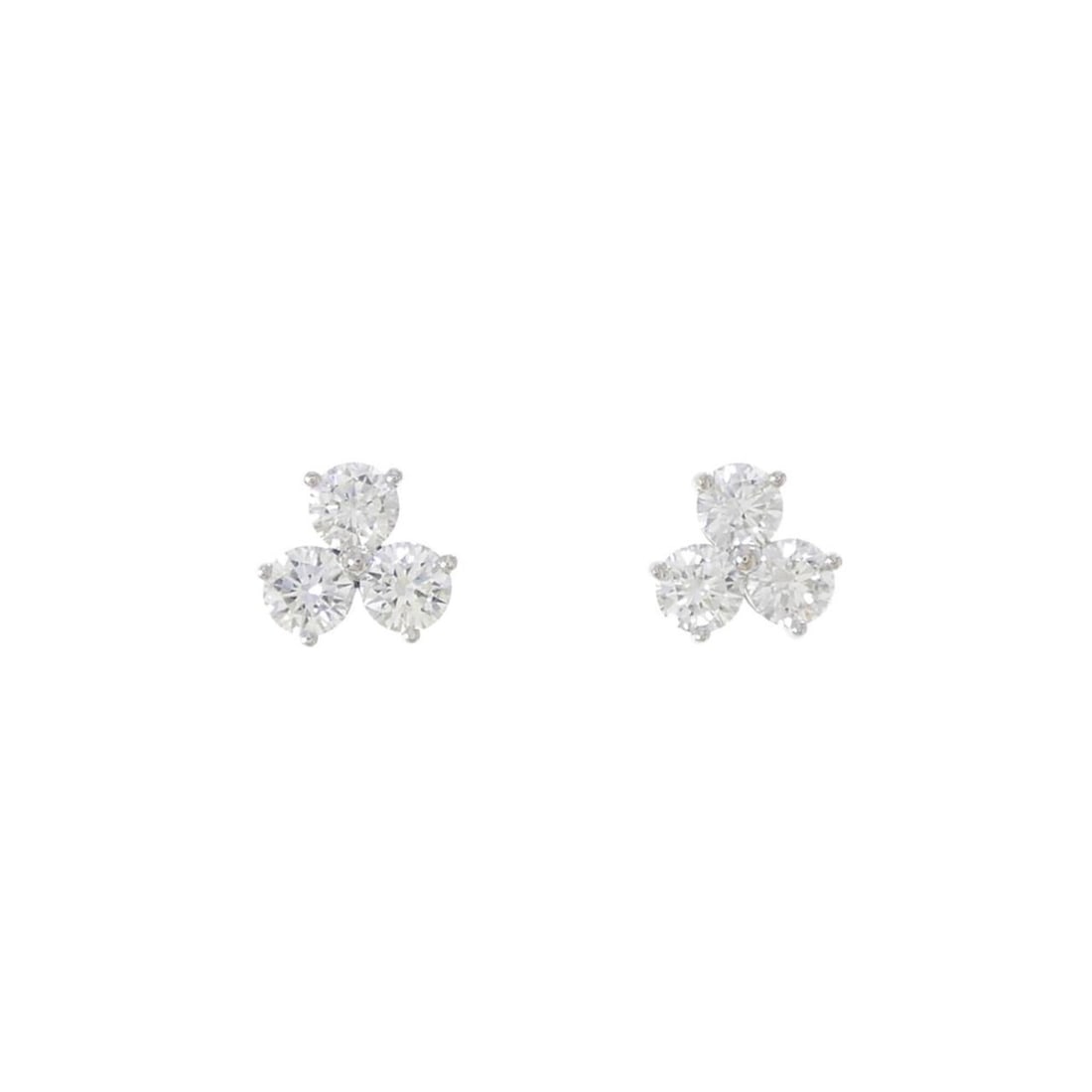 Tiffany & Co. Aria Large Model Earrings: --- Catalog ---Category: SizeSize (HxWxD): 7.50mm x 8.00mm / 0.30'' x 0.31''Category: DesignType: Stud earringsGender: WomenMaterial: Platinum 950Category: GeneralBrand: Tiffany--- Item List ---Sectio