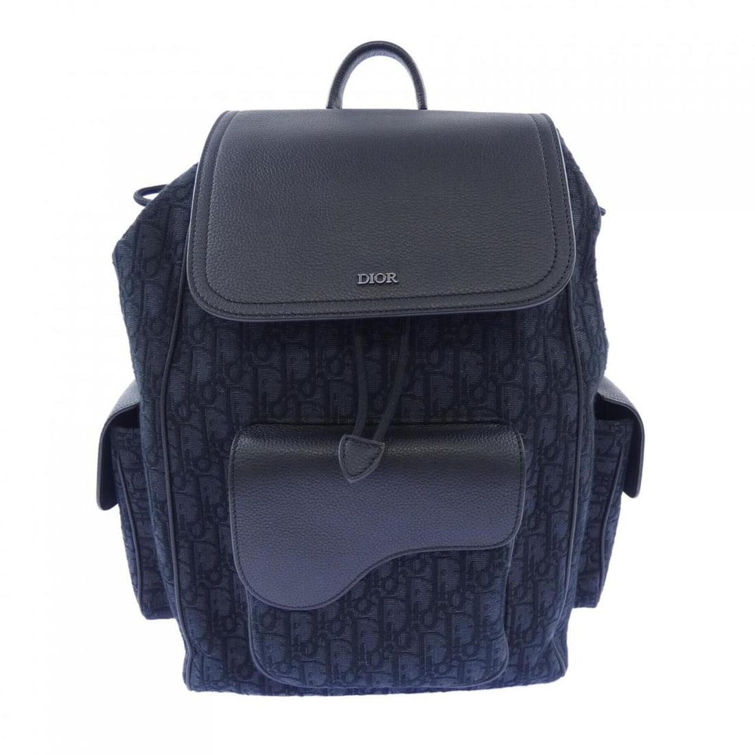 Christian Dior Dior 1ADBA161YKS Backpack: --- Catalog ---Category: SizeSize (HxWxD): 39.5cm x 27cm x 18cm / 15.55'' x 10.62'' x 7.08''Category: DesignType: BackpackColor: BlackGender: MenCategory: GeneralMPN: 1ADBA161YKSBrand: Christian Dior-