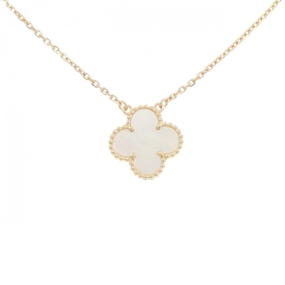 Van Cleef & Arpels Vintage Alhambra Necklace: --- Catalog ---Category: SizePendant Size: 14.7mm x 14.7mm / 0.57'' x 0.57''Neck Circumference: 42 cm / 16.53''Category: DesignGender: WomenMaterial: Yellow gold (18K)Pendant Type: PendantNecklace Typ