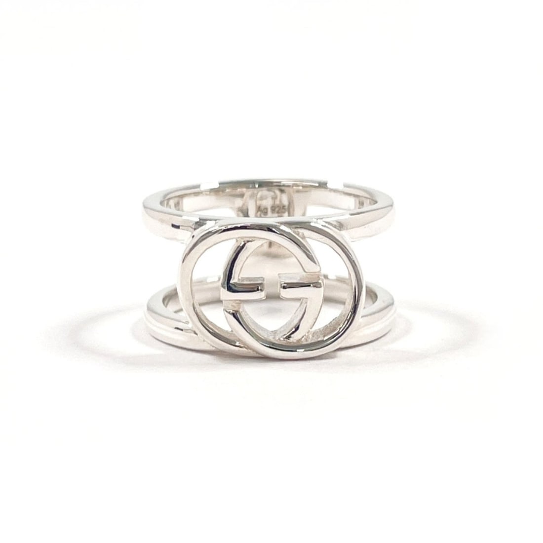 GUCCI Interlocking G Wide Ring, Sterling Silver 925, Size 7, Silver, Women's: --- Catalog ---Category: SizeWidth: 9mm / 0.35''Weight: 4.07g / 0.14oz.JP Size: 7US Size: 4Category: DesignType: Band ringColor: SilverGender: WomenMaterial: Silver 925Category: GeneralBrand: GucciCou