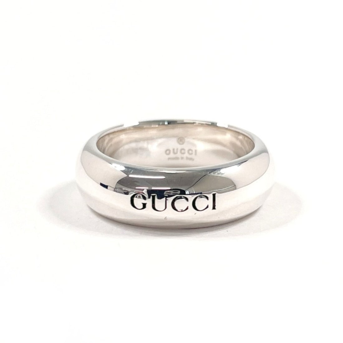 GUCCI logo ring, sterling silver (925), size 10, silver, women's.: --- Catalog ---Category: SizeWidth: 6mm / 0.24''Weight: 7.03g / 0.24oz.JP Size: 10US Size: 5.5Category: DesignType: Band ringColor: SilverGender: WomenMaterial: Silver 925Category: GeneralBrand: Gucci