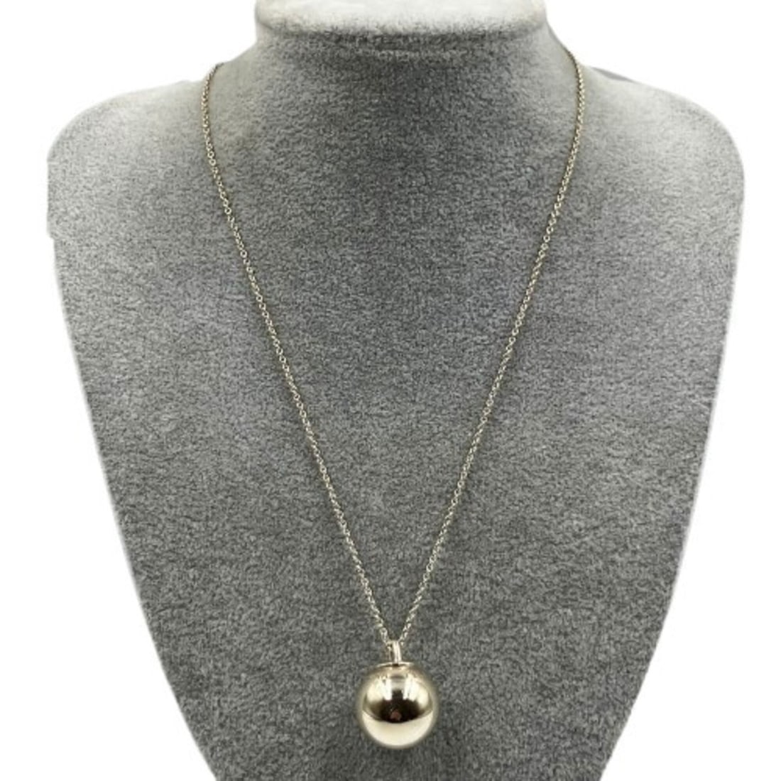 TIFFANY & CO. Tiffany 925 Ball Necklace Silver: --- Catalog ---Category: SizeNeck Circumference: 70 cm - 80 cm / 27.55'' - 31.49''Category: DesignColor: SilverGender: Men,WomenMaterial: Silver 925Necklace Type: NecklaceCategory: GeneralBrand: Tiffa