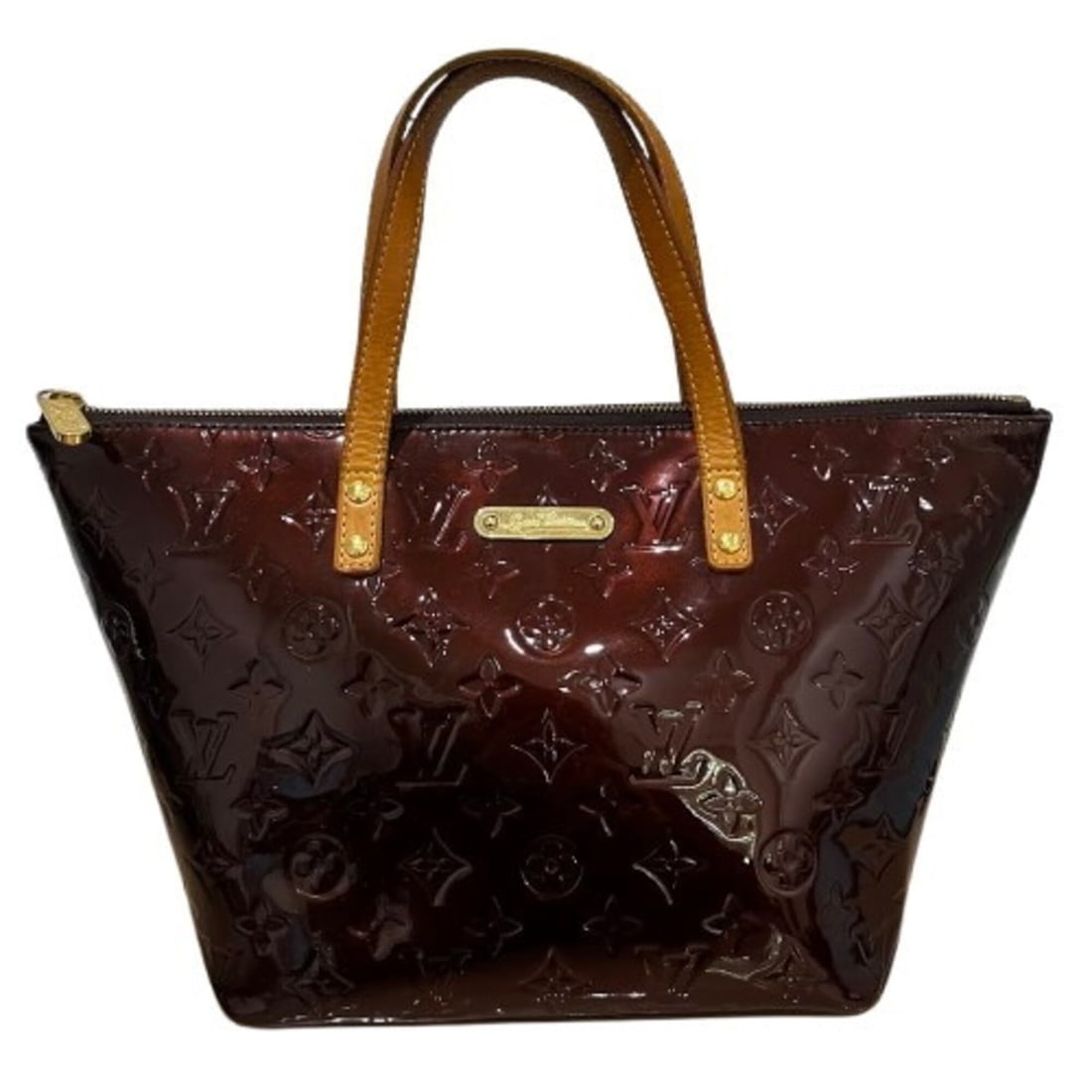 Louis Vuitton M93589 Bellevue GM Handbag, Amarante Enamel: --- Catalog ---Category: SizeSize (HxWxD): 22cm x 22.5cm x 18.5cm / 8.66'' x 8.85'' x 7.28''Category: DesignType: HandbagColor: AmaranteGender: WomenMaterial: Leather Leather/Fur Type: Enamel LeatherC