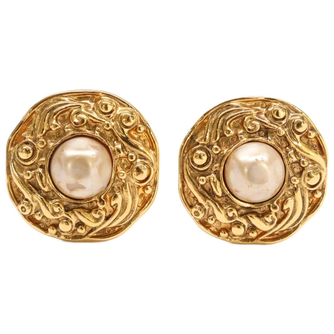 CHANEL 2500 stamped imitation pearl design earrings, gold color, women's. (1 of 15)