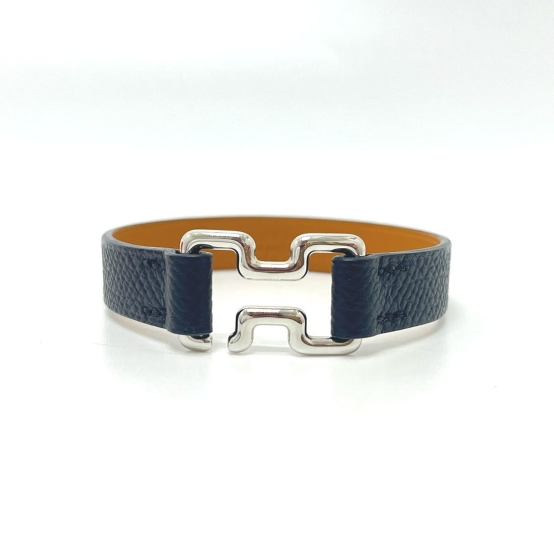 HERMES Tonight accessory bracelet, Veau Epsom leather, women's, black, like new.: --- Catalog ---Category: SizeLength: 18.5cm - 19cm / 7.28'' - 7.48''Category: DesignType: Charm braceletColor: BlackGender: WomenMaterial: Epsom leatherCategory: GeneralBrand: HermesCountry of Origin: