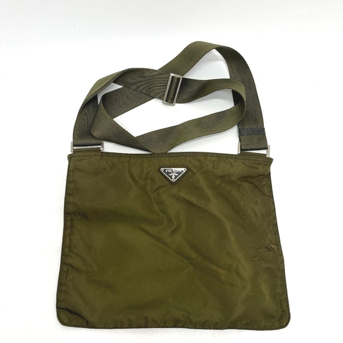 PRADA Triangle Logo Plate Bag, Crossbody Handbag, Shoulder Nylon, Men's & Women's, Khaki: --- Catalog ---Category: SizeSize (HxWxD): 23cm x 30cm / 9.05'' x 11.81''Category: DesignType: Handbag, Shoulder bagColor: KhakiGender: Men,WomenMaterial: Nylon Hardware Color: SilverCategory: General