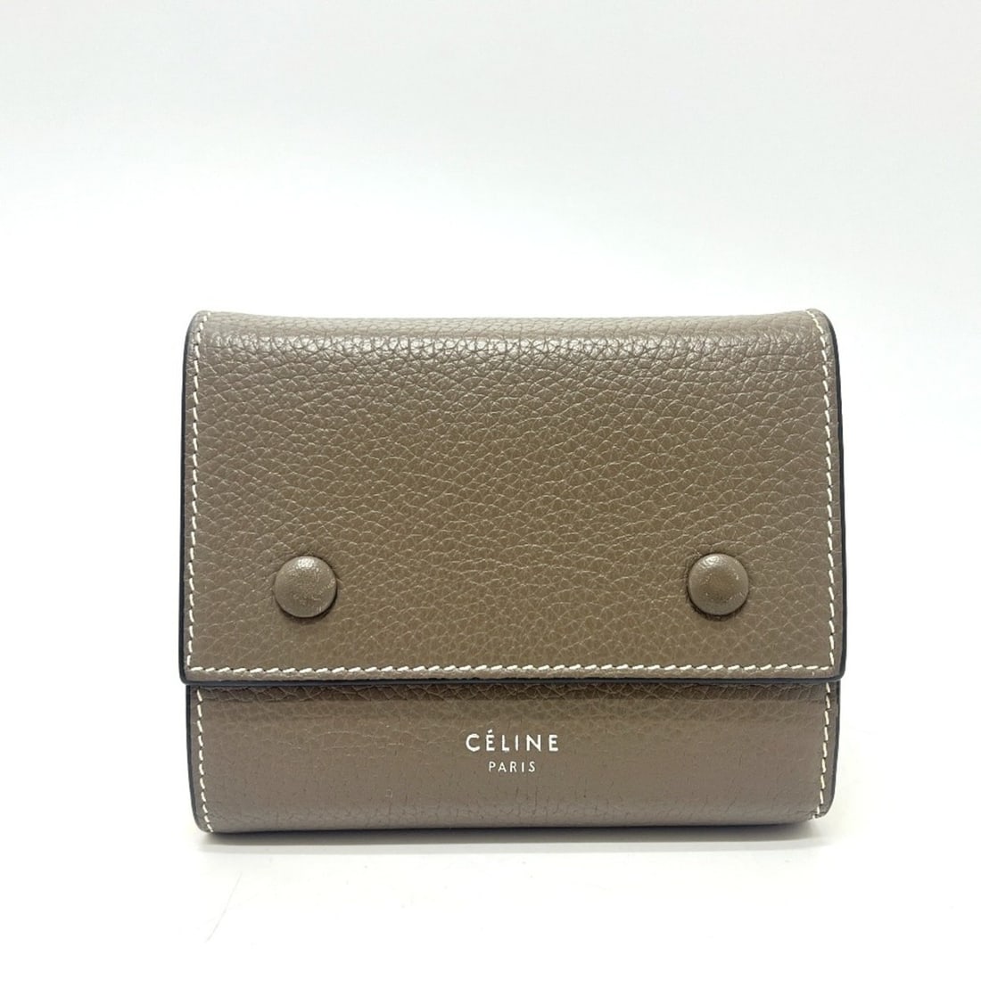 CELINE 104903XFL.09SO Small Trifold Wallet Compact Short Mini Tri-fold Grain Leather Women's Gray: --- Catalog ---Category: SizeSize (HxWxD): 9cm x 10.5cm x 2cm / 3.54'' x 4.13'' x 0.78''Category: DesignType: Long wallet (bi-fold)Color: Gray beige, YellowGender: WomenMaterial: Leather Category: Gen