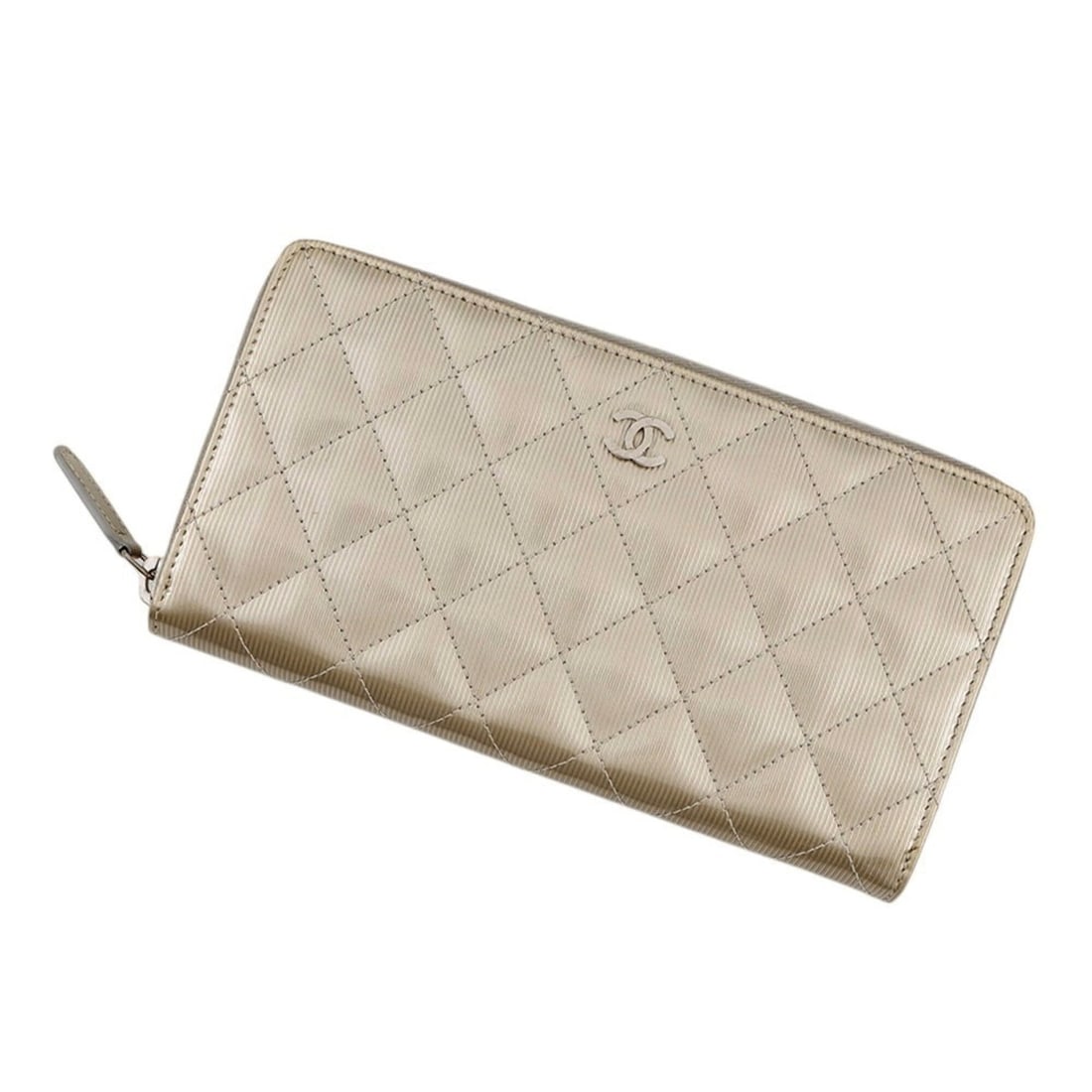 Chanel Matelassé Classic Long Zip Wallet, Coco Mark Patent Leather, A50097, Women's Wallet.: --- Catalog ---Category: SizeSize (HxWxD): 10.5cm x 19.5cm / 4.13'' x 7.67''Category: DesignType: Coin purse/coin caseColor: Champagne goldGender: WomenMaterial: Patent leather Category: GeneralMPN: A