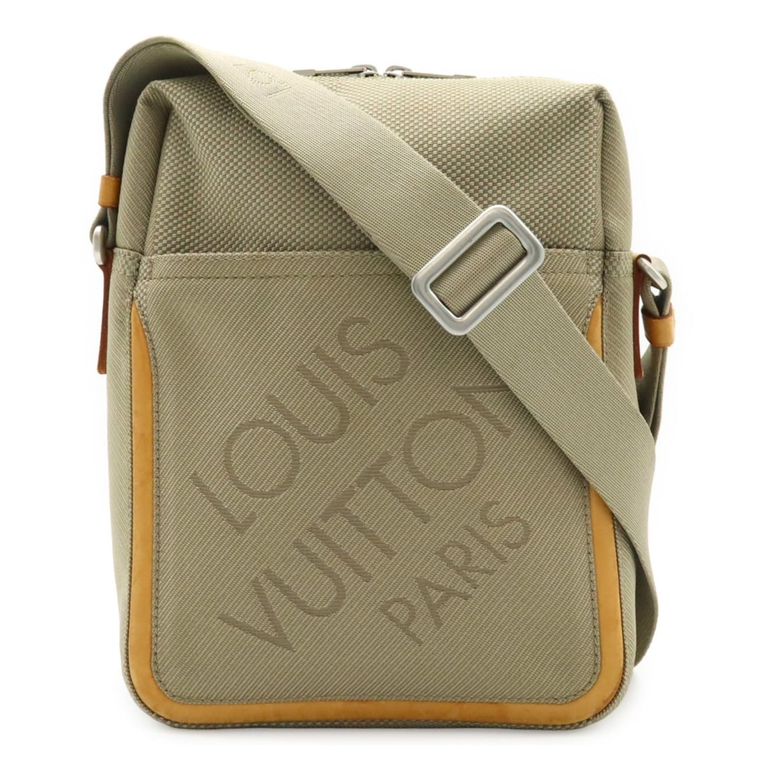 LOUIS VUITTON Damier Geant Citadin Shoulder Bag, Canvas, Sable, M93041: --- Catalog ---Category: SizeSize (HxWxD): 26cm x 19.5cm x 8cm / 10.23'' x 7.67'' x 3.14''Category: DesignType: Shoulder bagColor: SableGender: WomenMaterial: Damier Geant , Canvas Category: GeneralBr