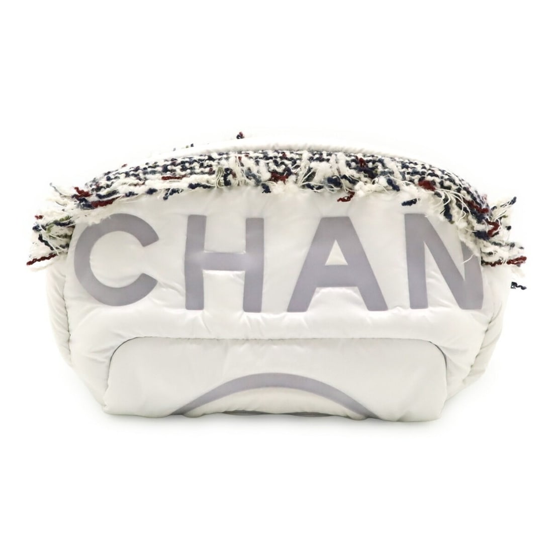 CHANEL Doudoune Coconeige Bag, Body Waist Pouch, Embossed Nylon Tweed, White, Gray: --- Catalog ---Category: SizeSize (HxWxD): 18cm x 29.5cm x 11cm / 7.08'' x 11.61'' x 4.33''Category: DesignType: Pouch, Sling bagColor: Gray, WhiteGender: WomenMaterial: Nylon , Tweed Category: Genera