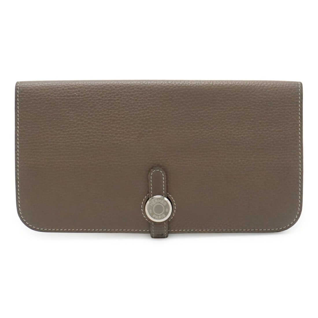 HERMES Dogon Rect Verso Long Bi-fold Wallet Togo Leather Etoupe Greige C Stamp: --- Catalog ---Category: SizeSize (HxWxD): 11cm x 20.5cm / 4.33'' x 8.07''Category: DesignType: Long wallet (bi-fold)Color: Etoupe grayGender: WomenMaterial: Togo leather Category: GeneralBrand: Herme