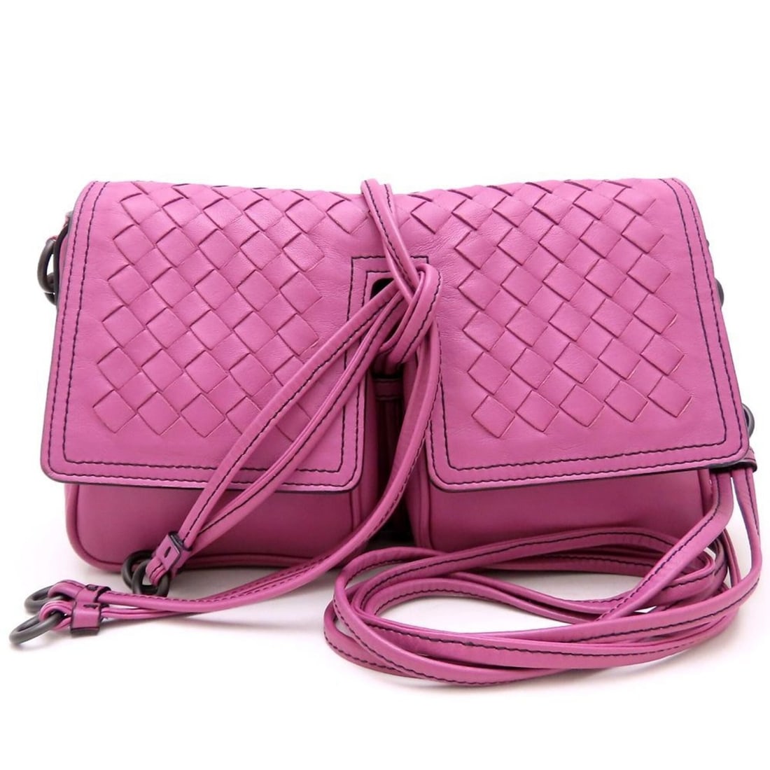 BOTTEGA VENETA Intrecciato Shoulder Bag, Lambskin Leather, Purple, Women's, 353257: --- Catalog ---Category: SizeSize (HxWxD): 15cm x 25cm x 9.5cm / 5.9'' x 9.84'' x 3.74''Strap Length: 123cm / 48.42''Category: DesignType: Shoulder bagColor: PurpleGender: WomenClosure: