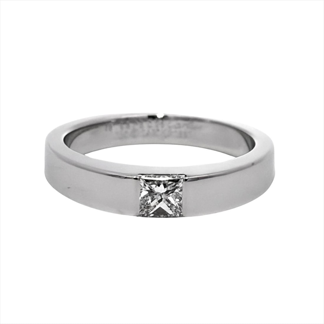 Cartier Tank Ring, Diamond 0.25ct, Size 48, 18K White Gold, 5.0g, Women's Ring: --- Catalog ---Category: SizeUS Size: 4.5Brand Size: 48Category: DesignType: Band ringStone: DiamondGender: WomenMaterial: White gold (18K)Category: GeneralBrand: Cartier--- Item List ---Section: Cond
