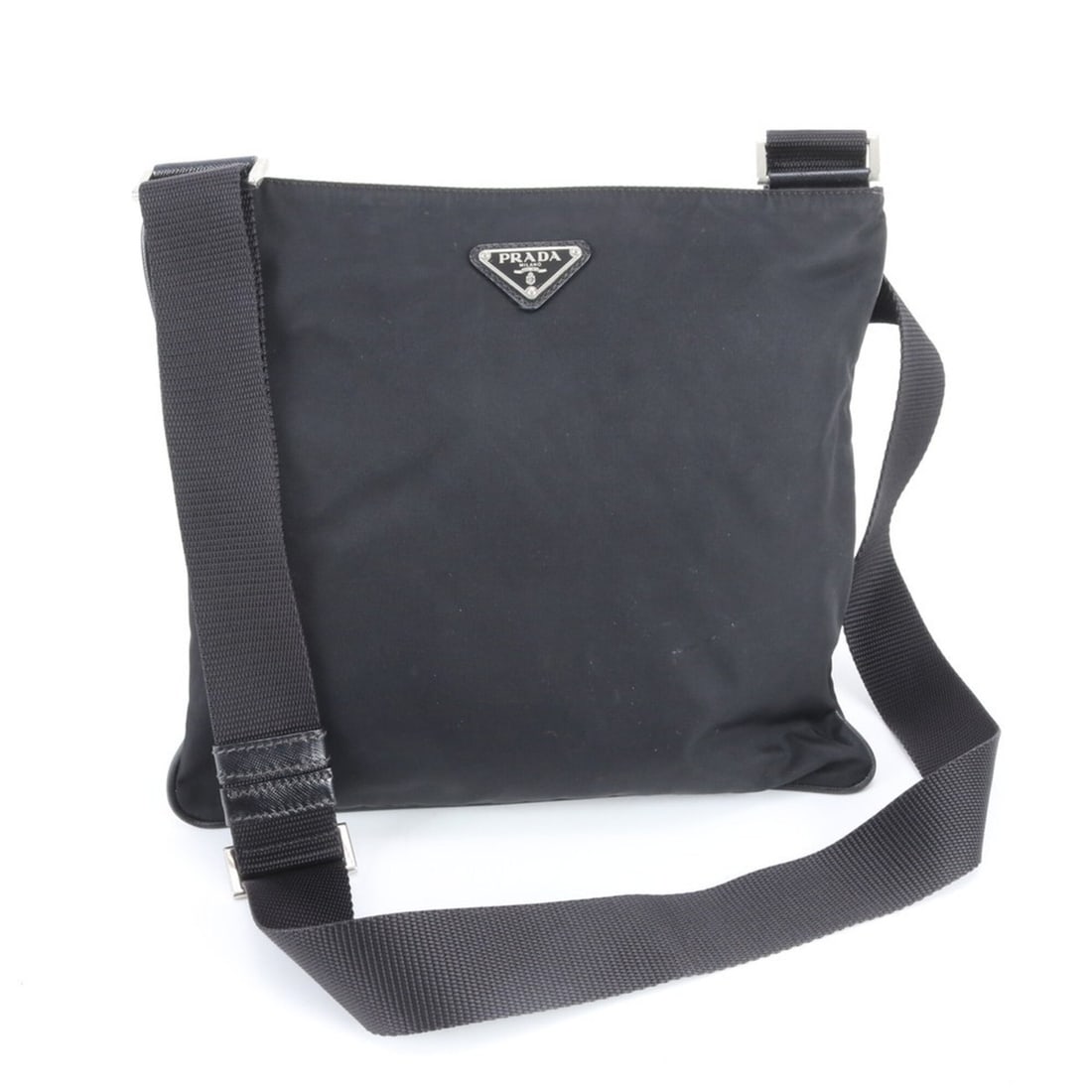Prada Tessuto Nylon Triangle Logo Leather Shoulder Bag, Crossbody Messenger Tote Bag - Men's: --- Catalog ---Category: SizeSize (HxWxD): 26cm x 30cm x 2cm / 10.23'' x 11.81'' x 0.78''Category: DesignType: Shoulder bag, Tote bagColor: BlackGender: MenMaterial: Nylon Category: GeneralBrand: Prad